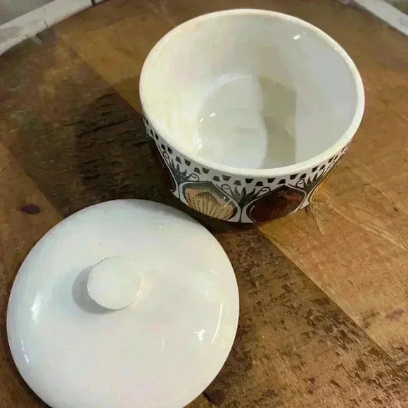 Vintage Kathie Winkle October Berry Covered Sugar Dish - Picture 3 of 5